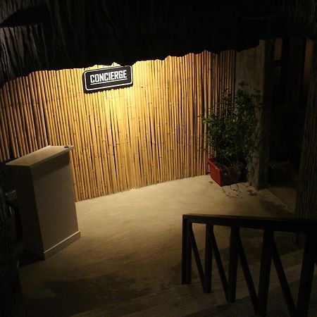 The Cavern Pod Hotel & Specialty Cafe เอลนิโด ภายนอก รูปภาพ