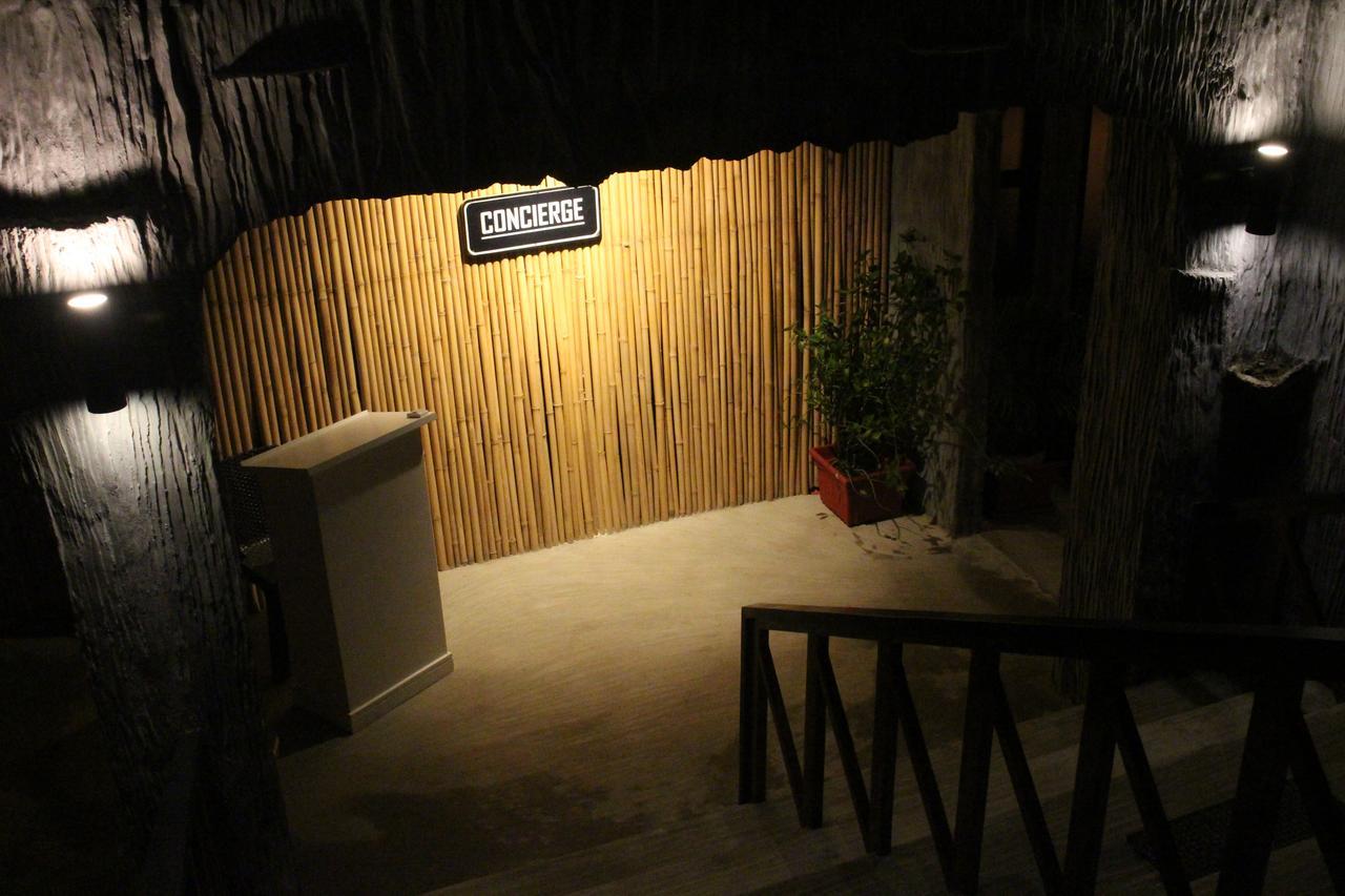 The Cavern Pod Hotel & Specialty Cafe เอลนิโด ภายนอก รูปภาพ