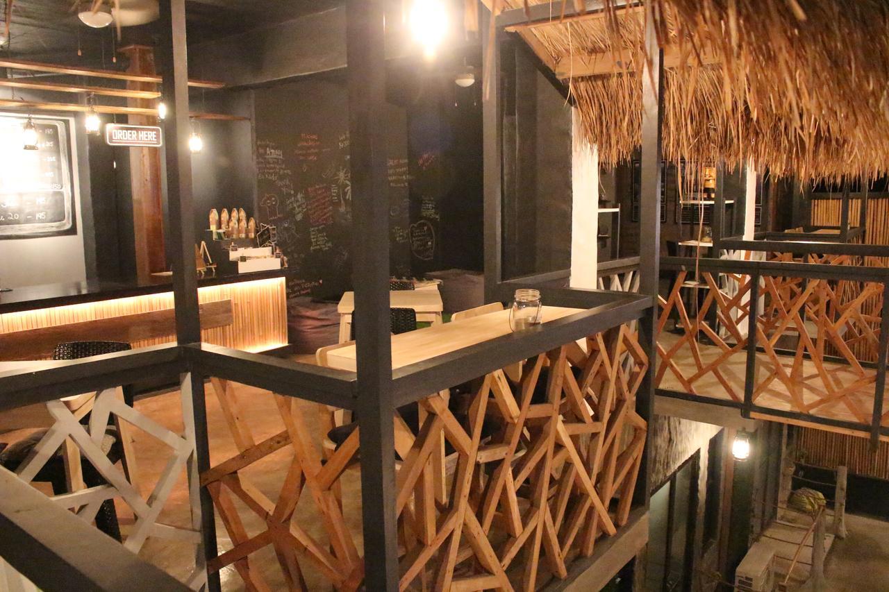 The Cavern Pod Hotel & Specialty Cafe เอลนิโด ภายนอก รูปภาพ