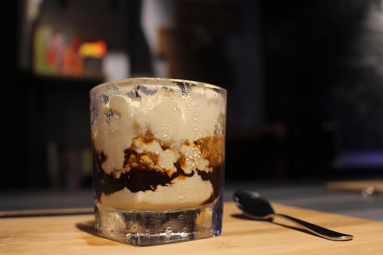 The Cavern Pod Hotel & Specialty Cafe เอลนิโด ภายนอก รูปภาพ