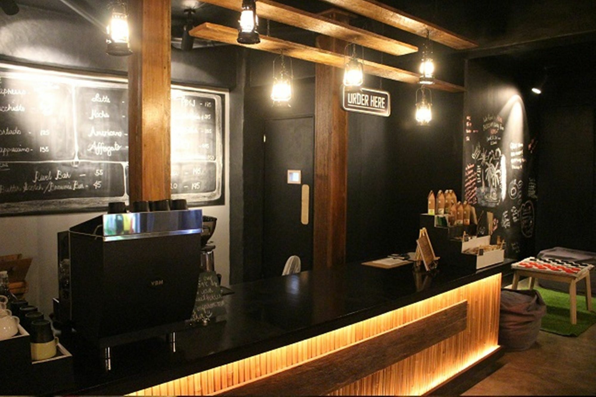 The Cavern Pod Hotel & Specialty Cafe เอลนิโด ภายนอก รูปภาพ
